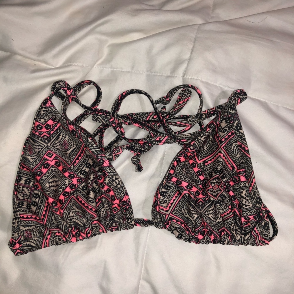 Bikini top.